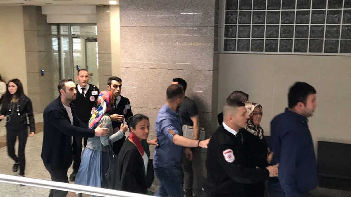 Metrobüste Üniversite Öğrencilerine Taciz Davasında 7 Yıl 6 Ay Hapis