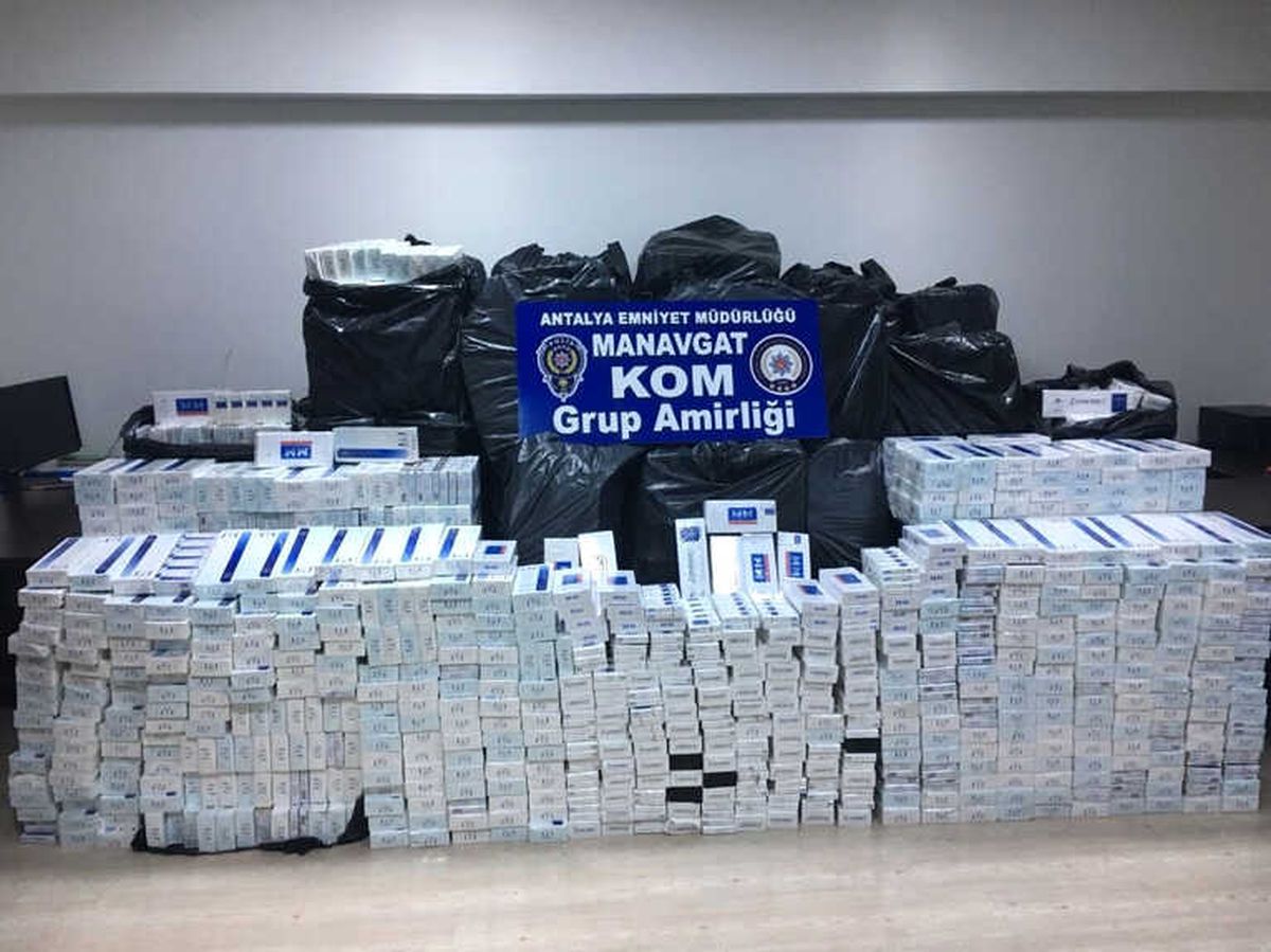 Meyve Kasalarında Binlerce Sahte Sigara Ele Geçirildi