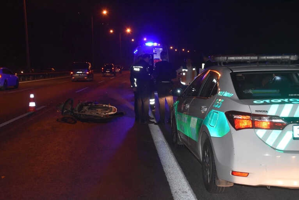 Motosiklet Kamyona Çarptı: 1 Ölü