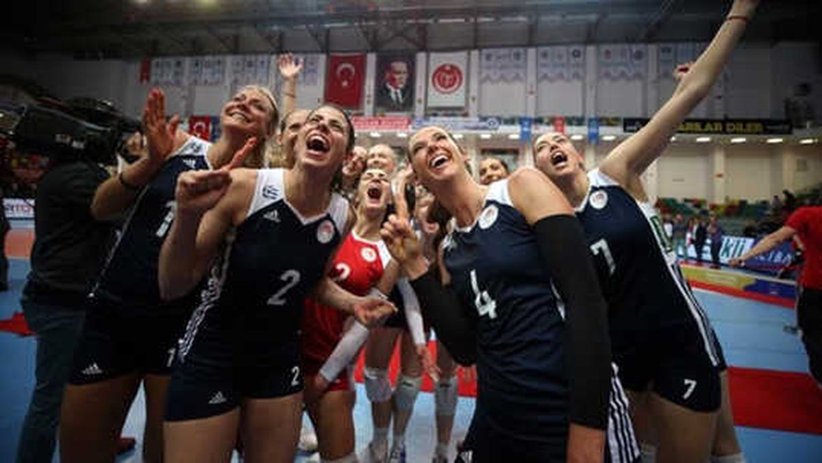 Olympiakos Şampiyonluk Kupasını Aldı