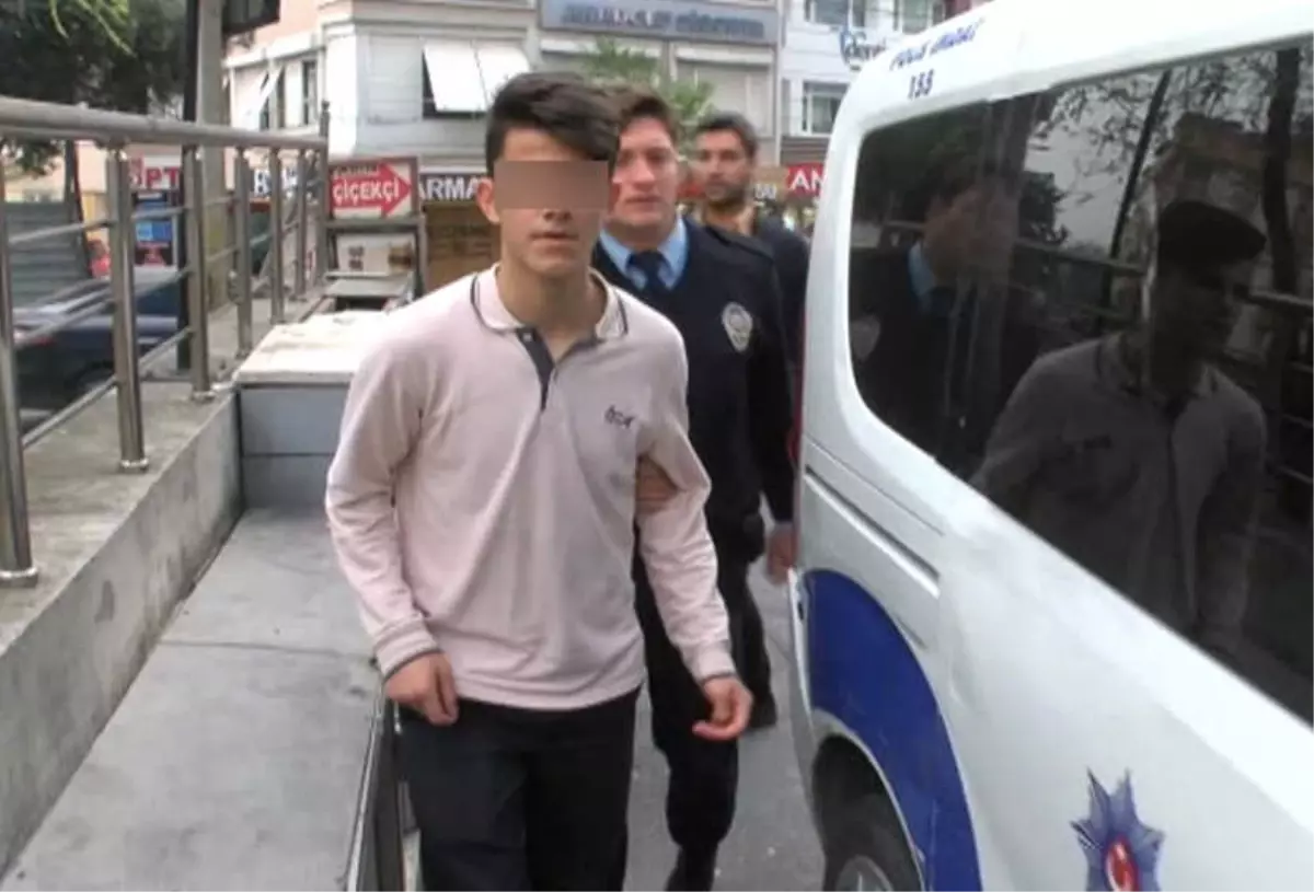 Lise Öğrencilerinin Okuldaki Kavgası Kanlı Bitti