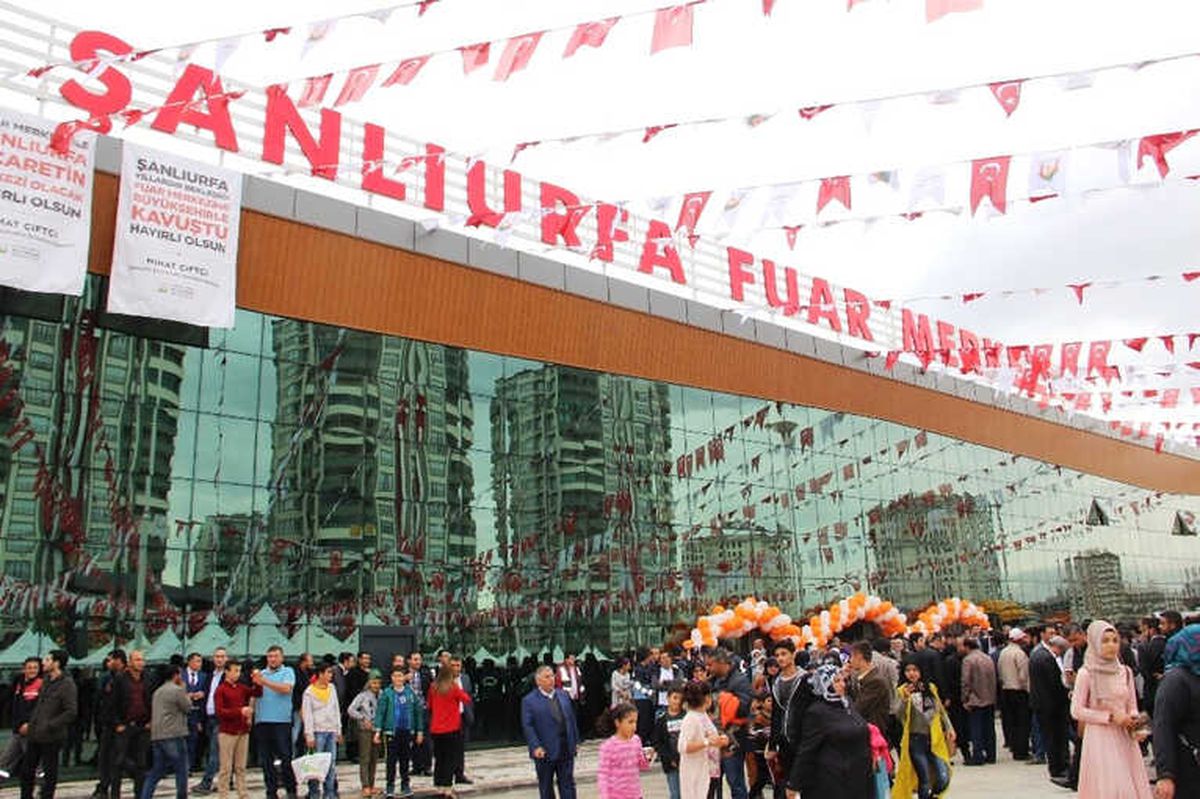 Şanlıurfa Fuar Merkezi\'nin Açılışı Bakanların Katılımıyla Dualar Eşliğinde Yapıldı
