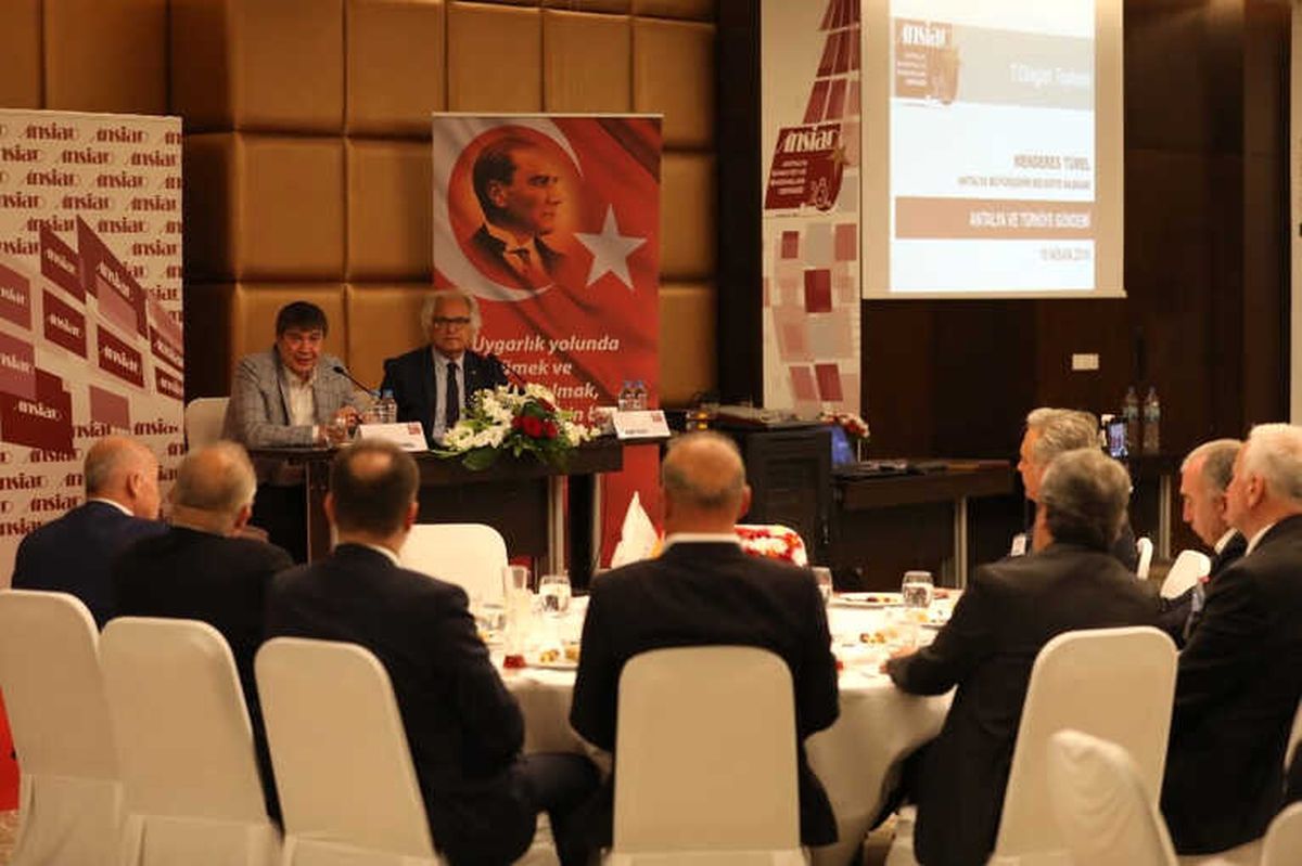 Türel İşadamlarının Sorularını Yanıtladı