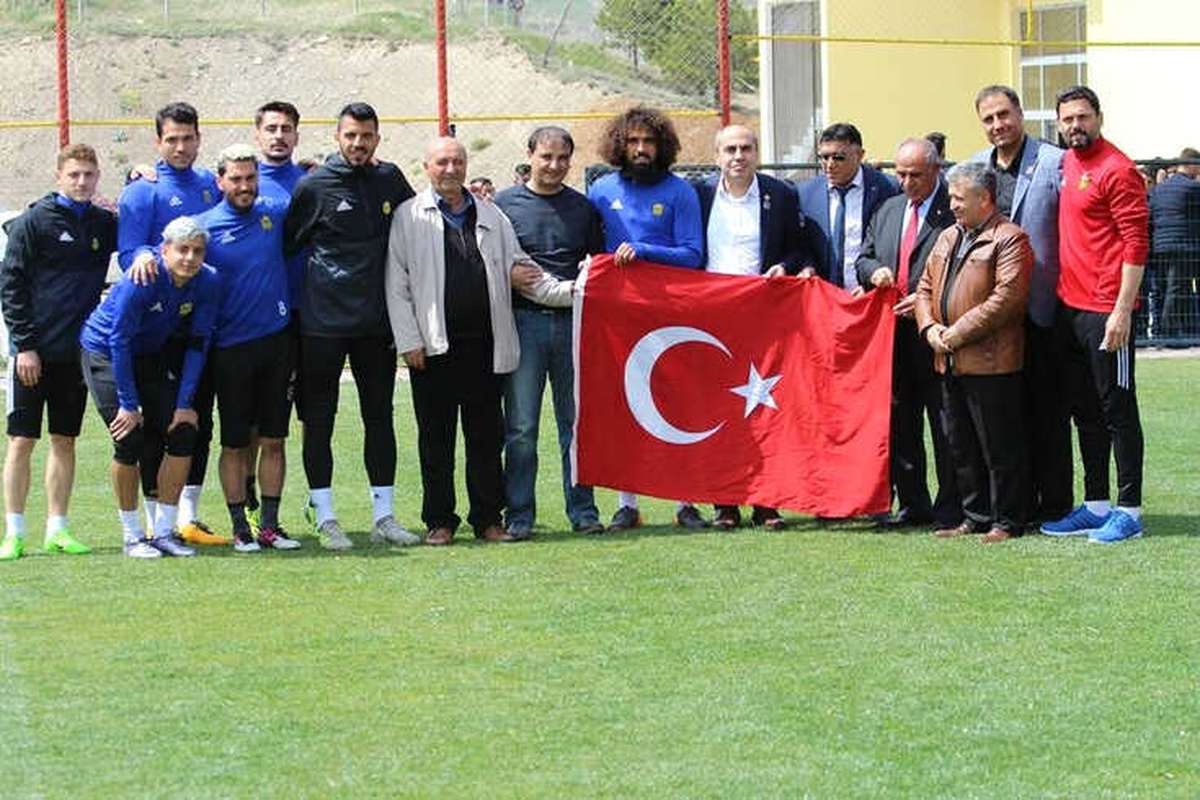 Türkiye Gaziler ve Şehit Aileleri Vakfı\'ndan E.yeni Malatyaspor\'a Destek