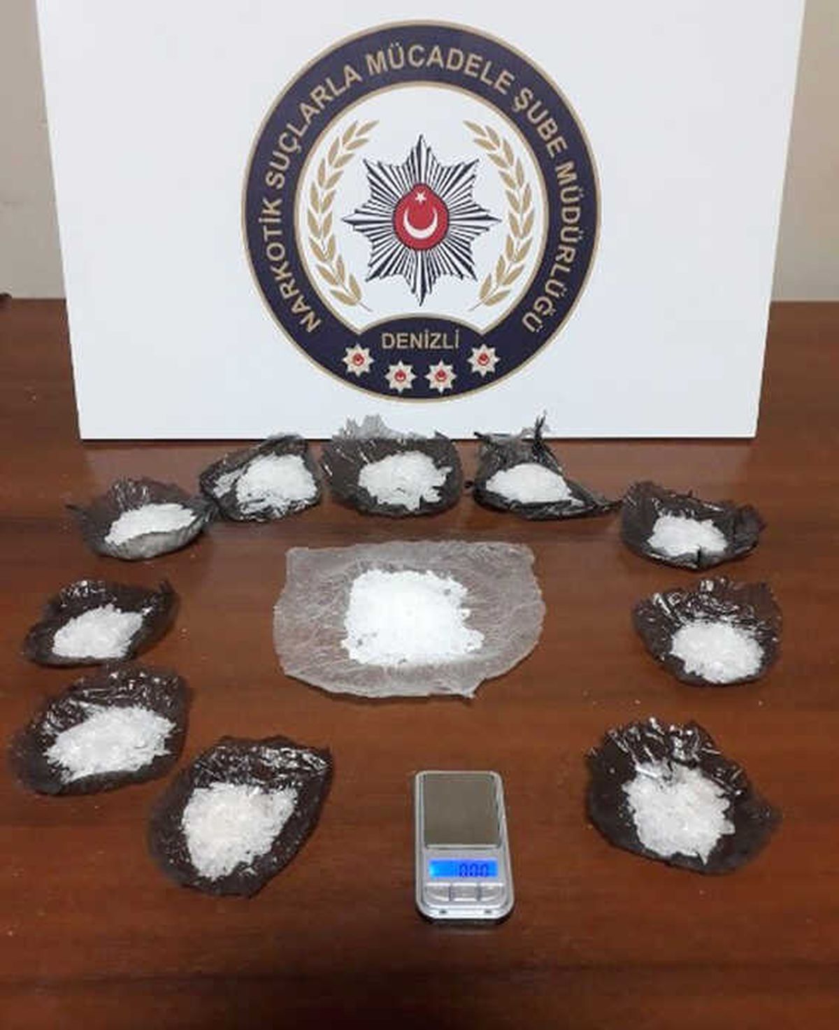 Uyuşturucu Satan 3 Afgan Tutuklandı