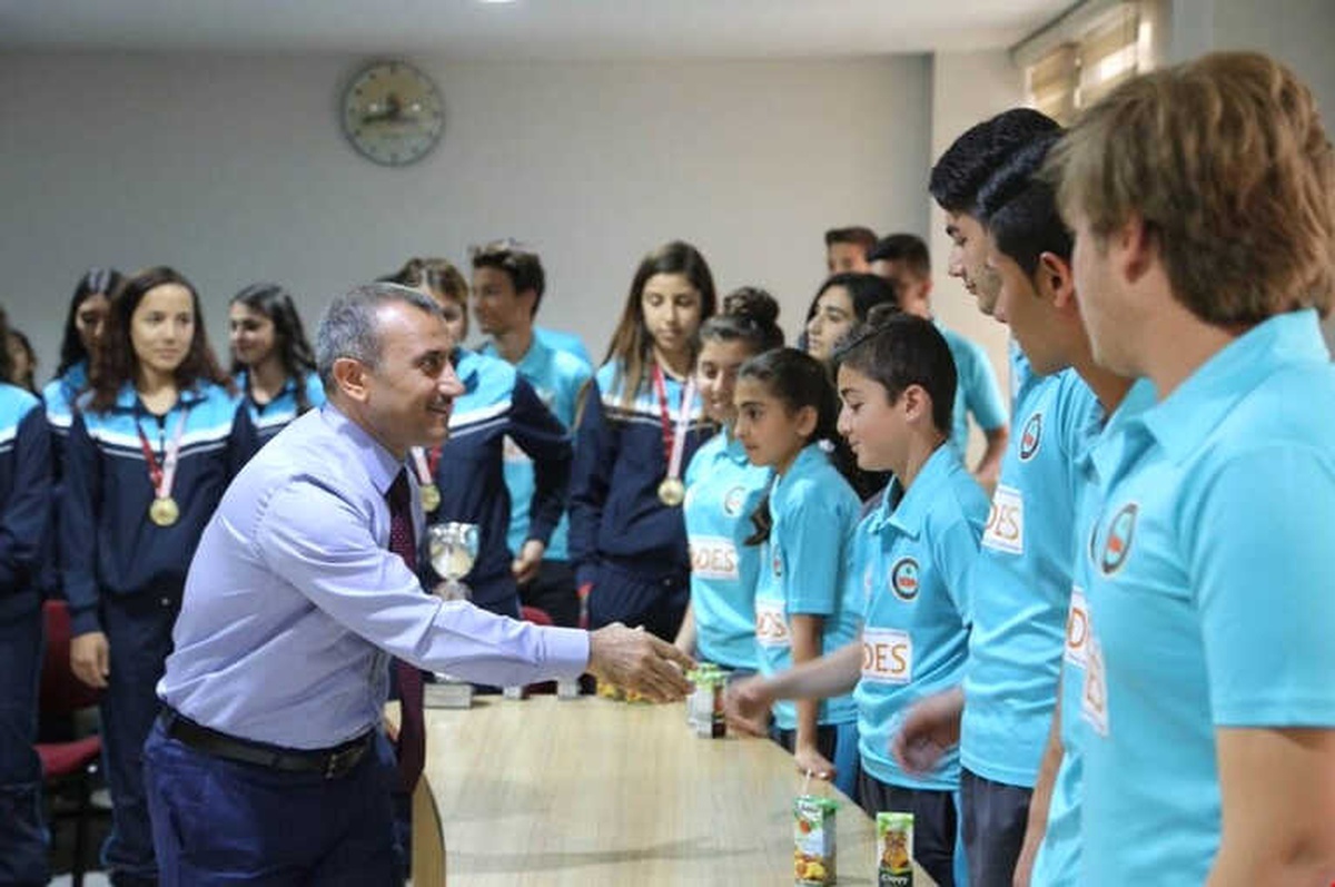 Vali Sonel;"Spor ve Sporcuya Her Türlü Desteği Vermeye Devam Edeceğiz"