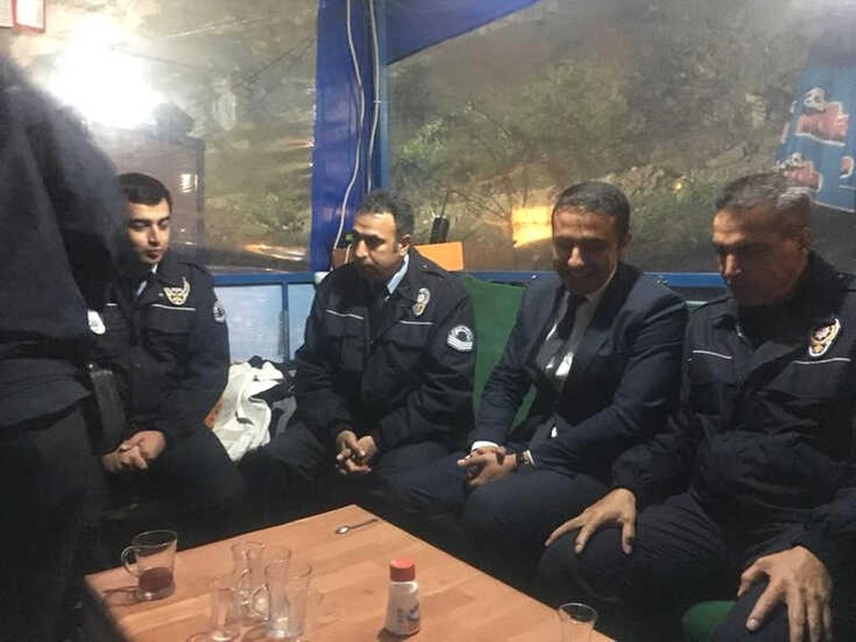 Yılan\'dan Görev Başındaki Polislere Ziyaret