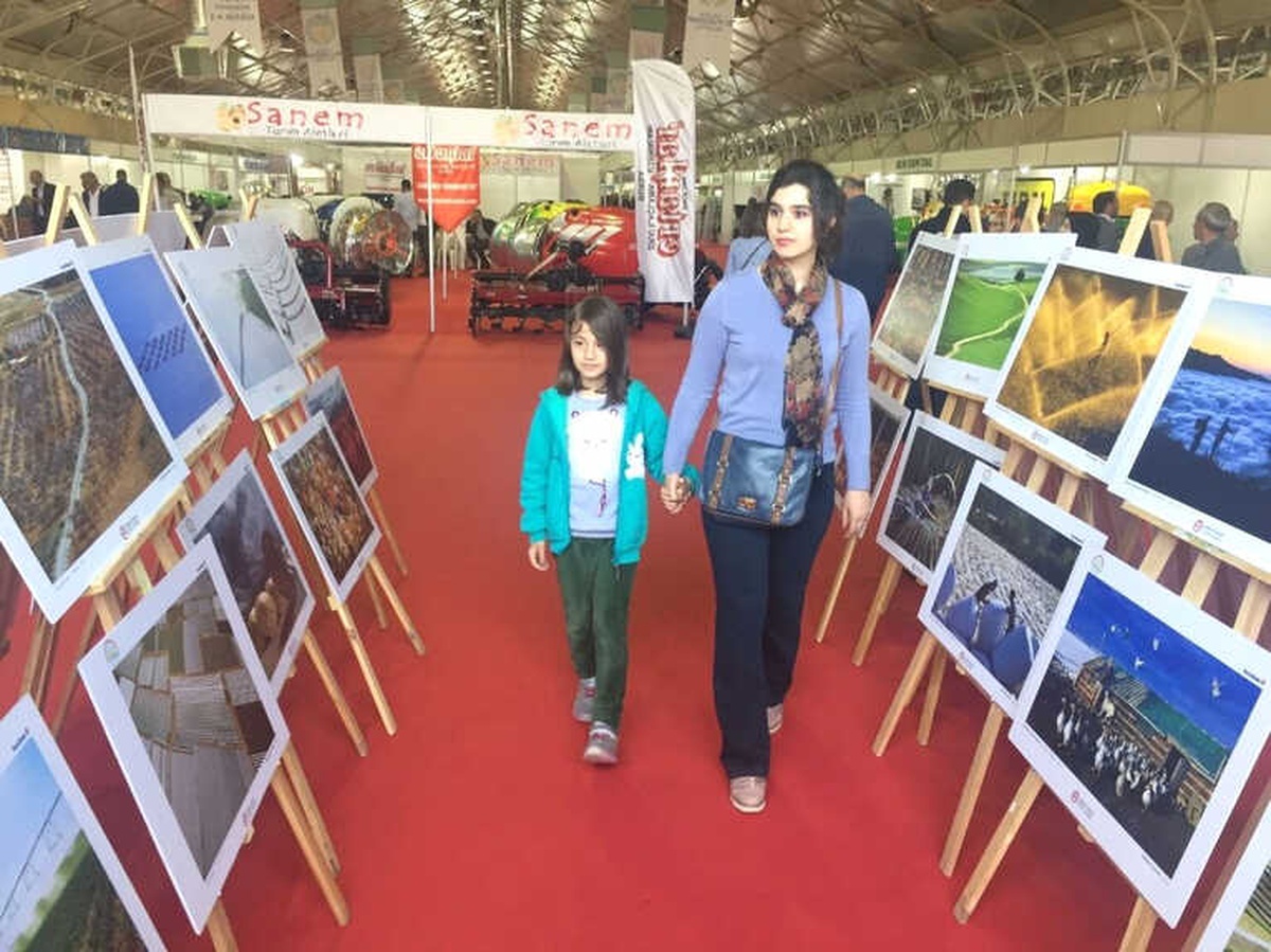 12. Tarım Fuarında "Tarım ve İnsan" Konulu Fotoğraf Sergisi