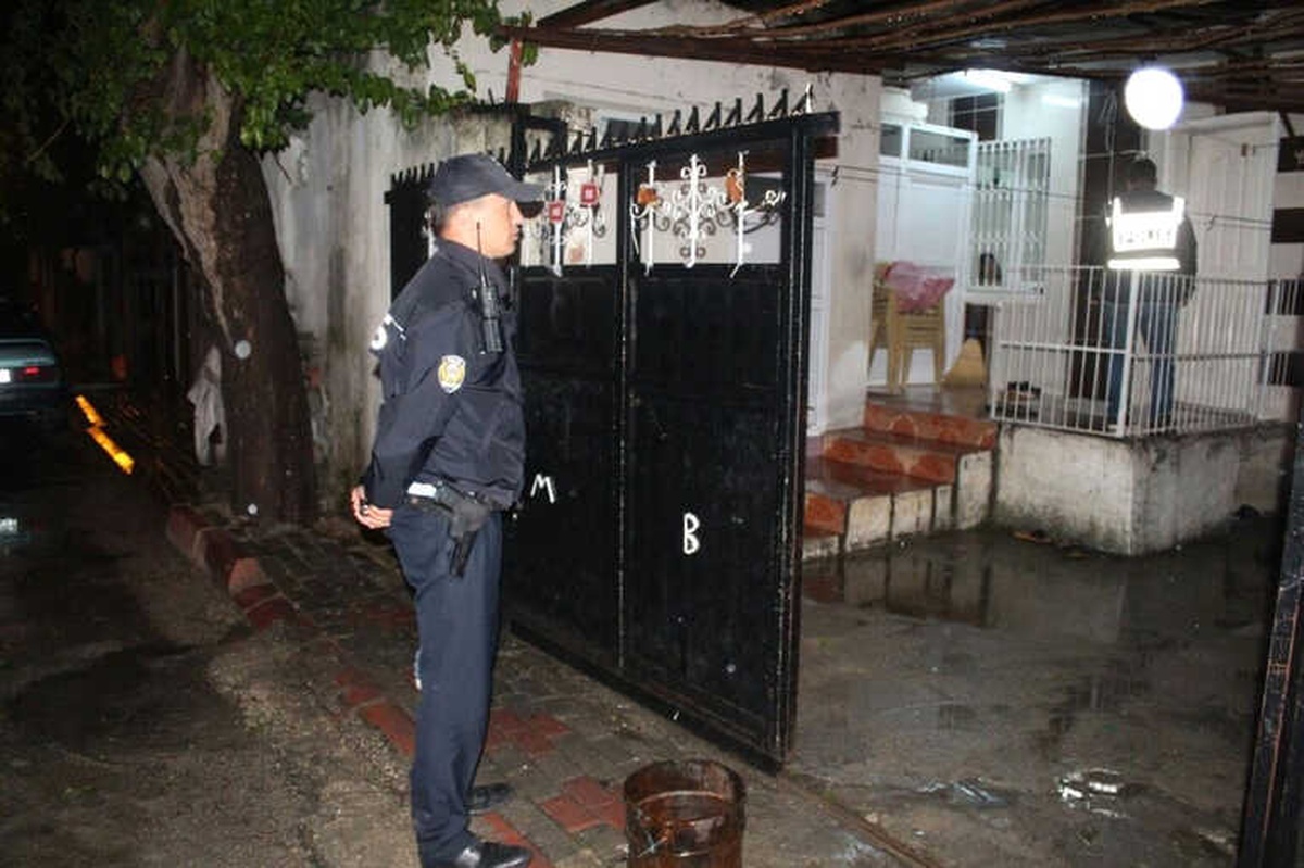 Adana\'da Cumhurbaşkanına Hakarete 8 Gözaltı
