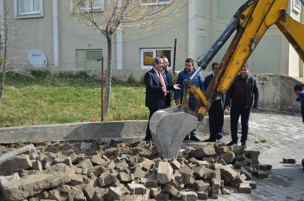 Adilcevaz TOKİ\'de Yol Çalışması Başladı