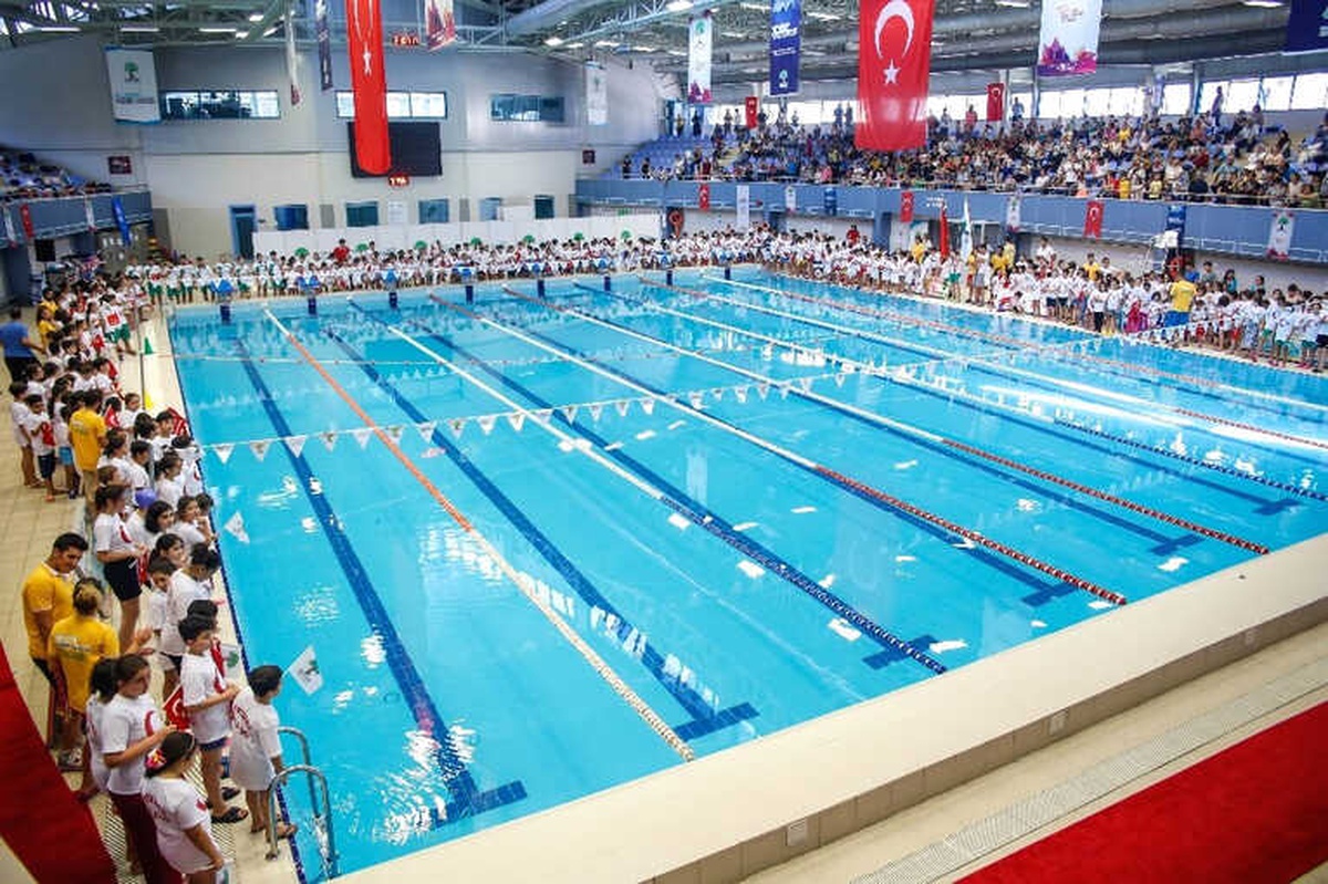 Alleben Yüzme Havuzu Dev Organizasyona Hazır