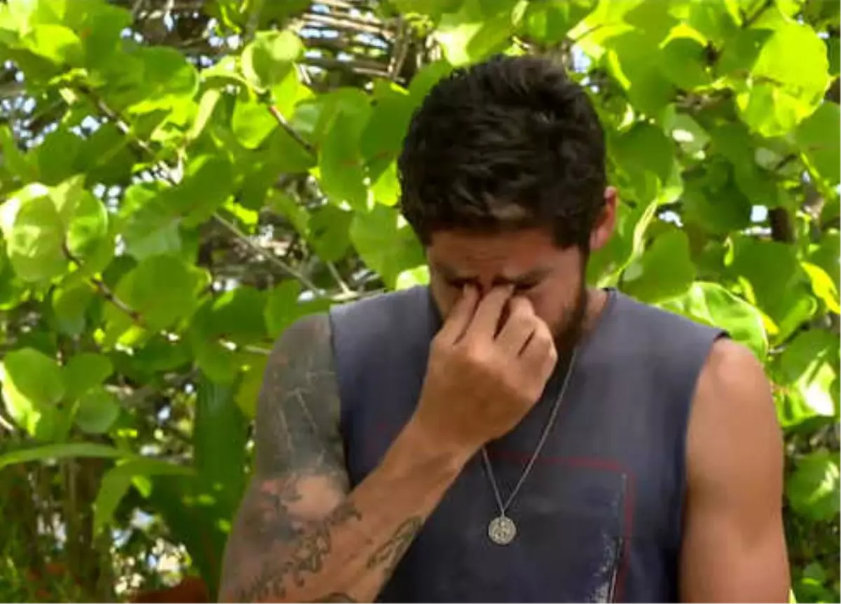 Anıl Gözyaşları İçinde Annesine Mesaj Gönderdi!