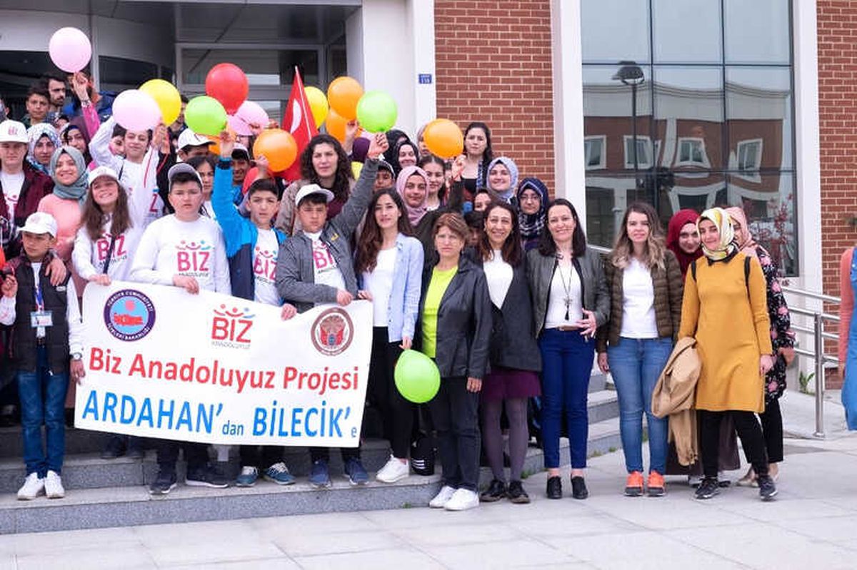 Ardahanlı Öğrencilerden Şeyh Edebali Üniversitesi\'ne Ziyaret
