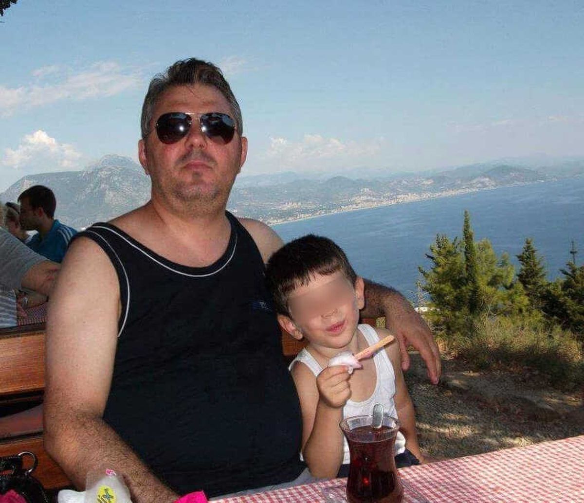 Arkadaşına \'Üzerimi Değiştirip Geliyorum\' Dedi, 9. Kattan Aşağı Düştü