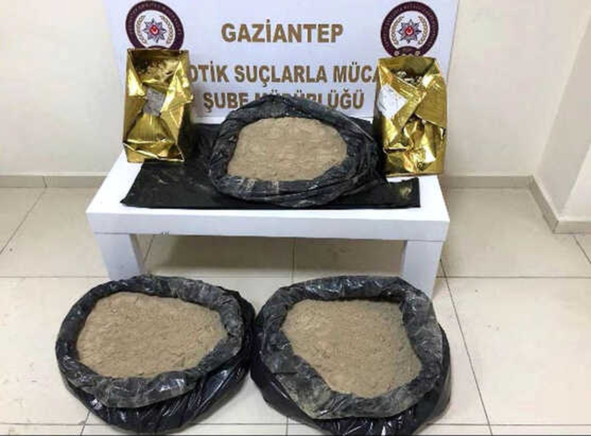 Bal Tenekeleri ile Eroin Sevkıyatına Polis Darbesi