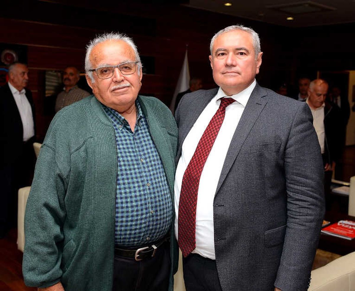 Başkan Çetin\'i İlk Babası Kutladı