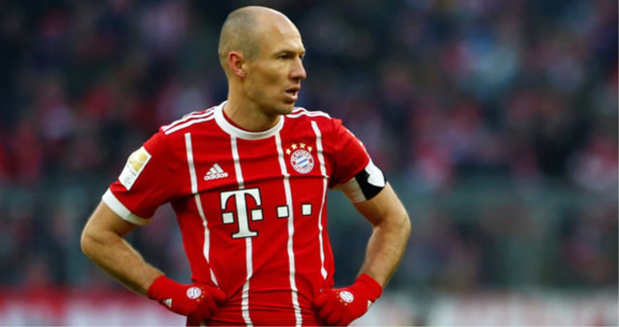 Bayern Münih, Hollandalı Futbolcu Arjen Robben\'in Sözleşmesini 1 Yıl Uzattı