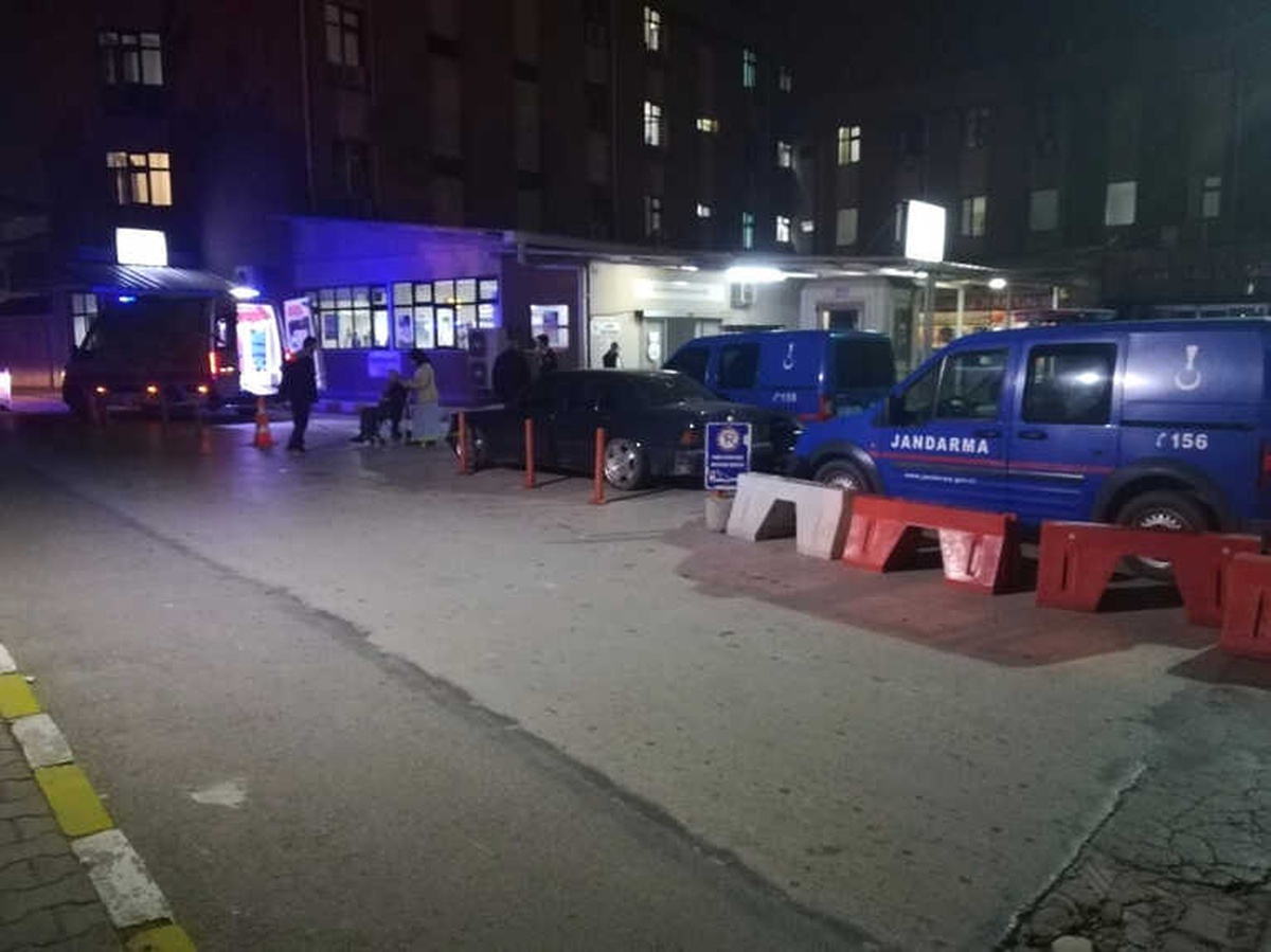 Boğazı Kesilen Adam Ağır Yaralandı