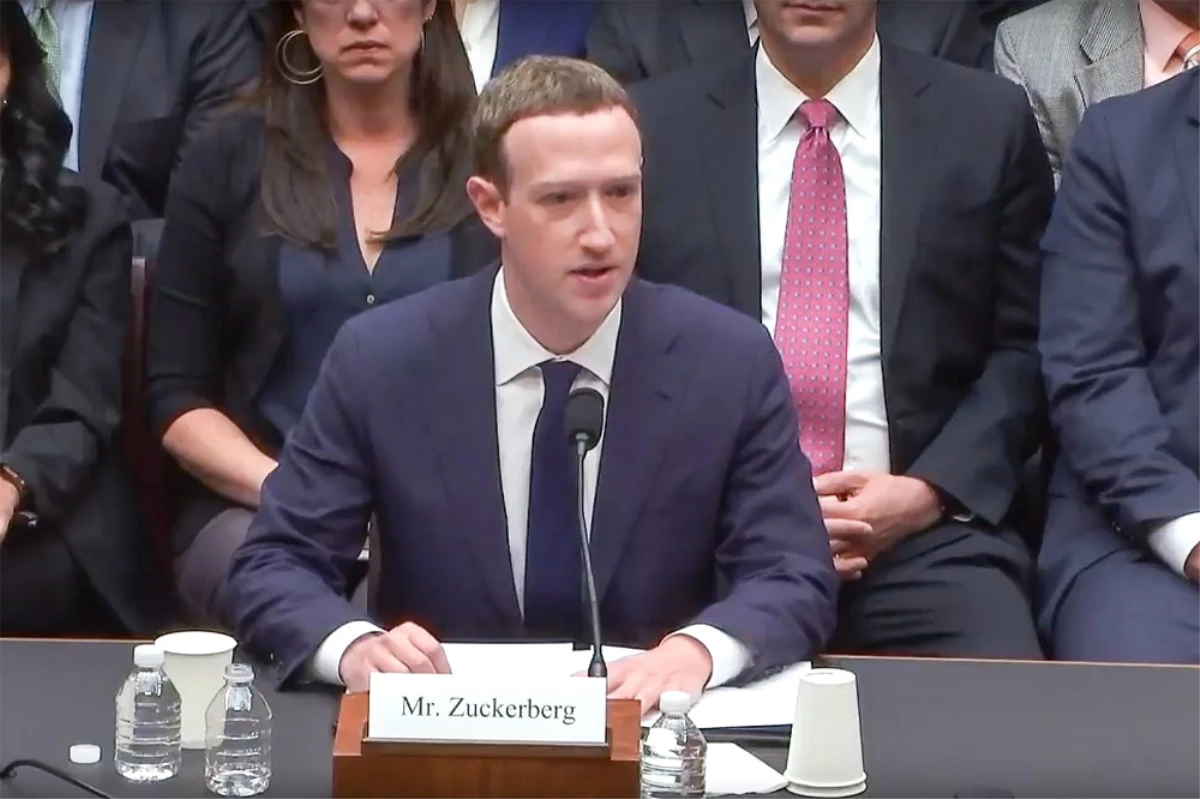 Facebook\'un Ceo\'su Mark Zuckerberg 5 Saat İfade Verdi