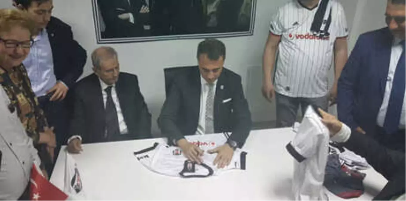 Fikret Orman, Beşiktaşlı Taraftarlarla Bir Araya Geldi