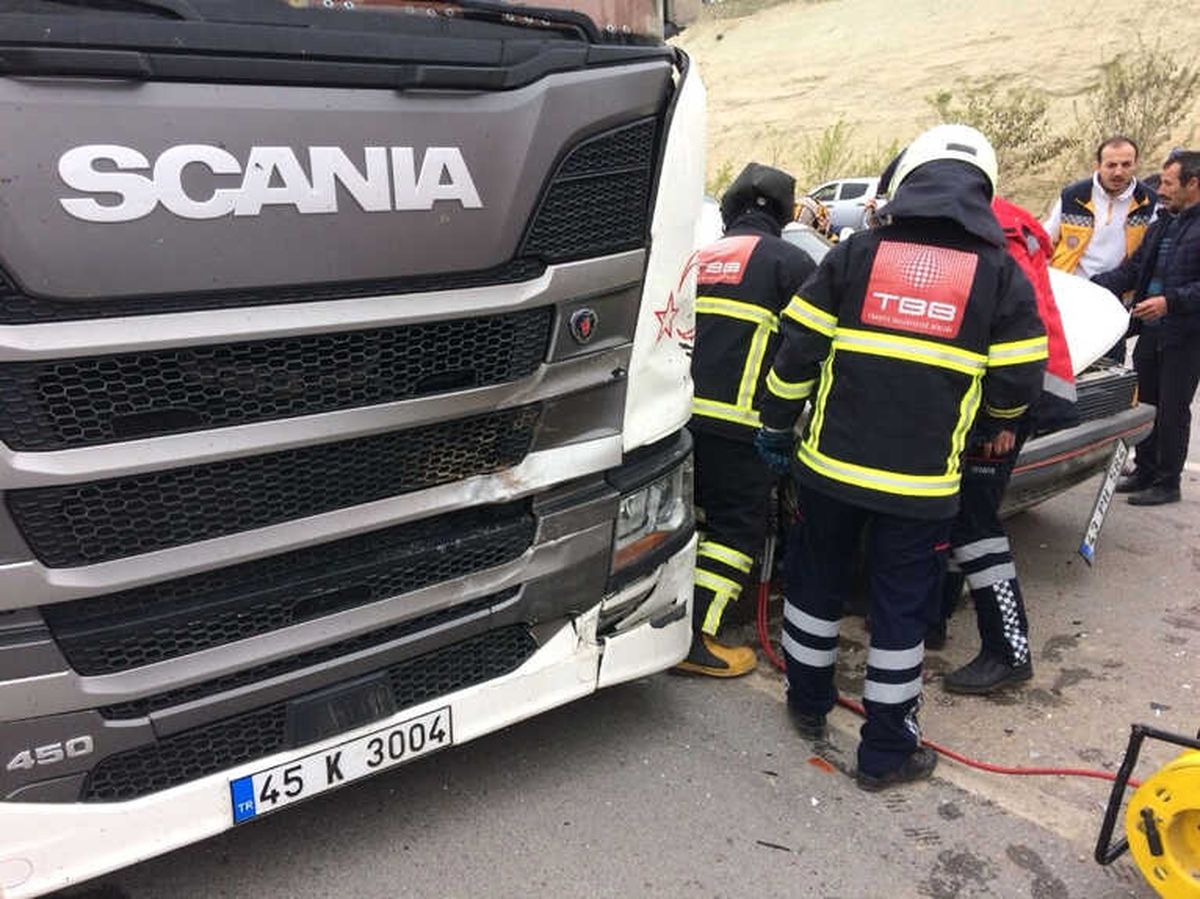 Gediz\'de Trafik Kazası: 1 Yaralı