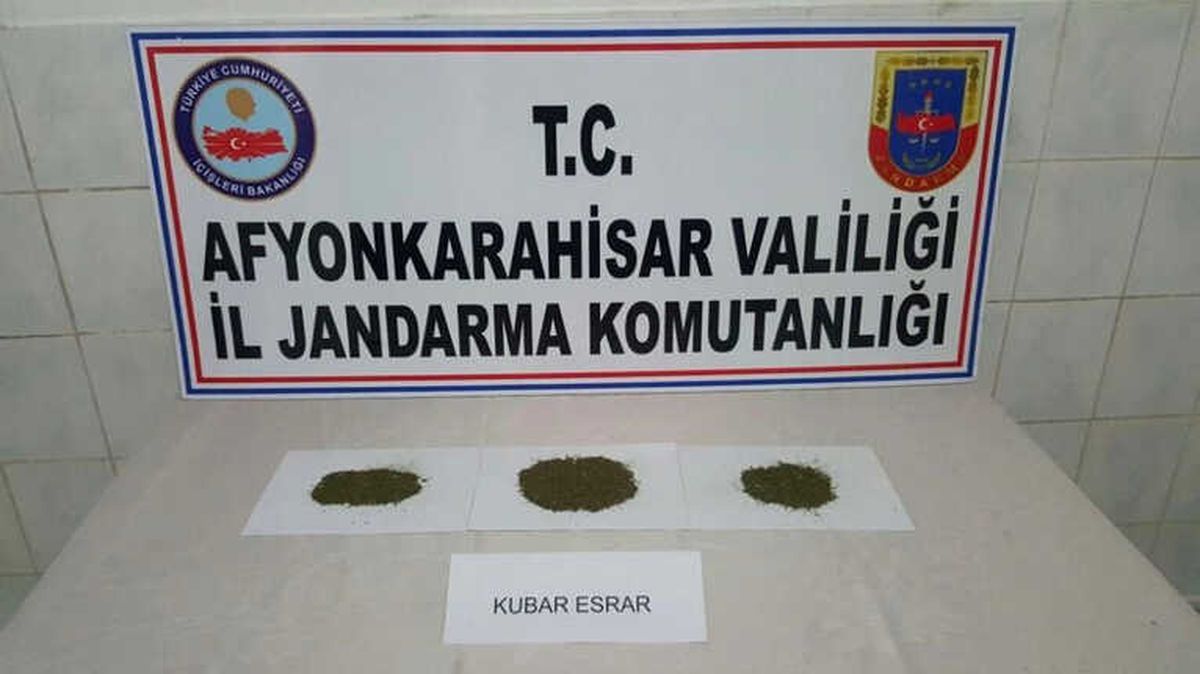 Jandarmanın Şüphelendiği Araçtan Uyuşturucu Çıktı