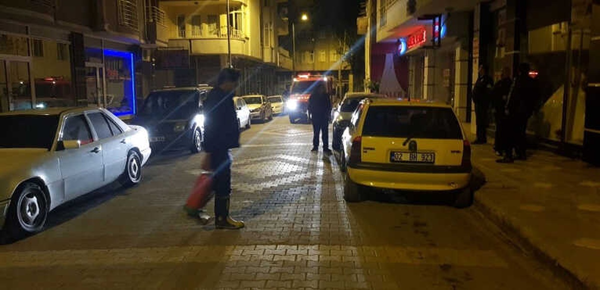 Otomobildeki Gaz Kaçağı Mahalle Sakinlerini Tedirgin Etti