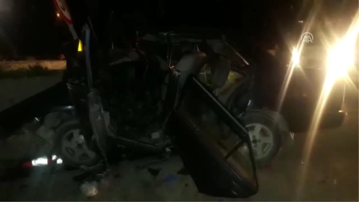 Otoyol Gişelerinde Bariyere Çarpan Aracın Sürücüsü Öldü