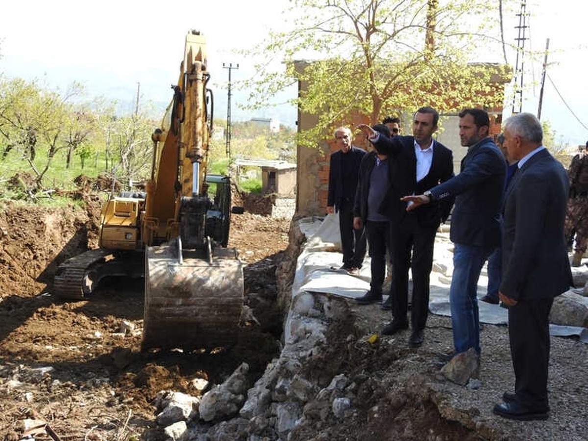 Şırnak Belediyesi Dere Islah Çalışmalarına Başladı