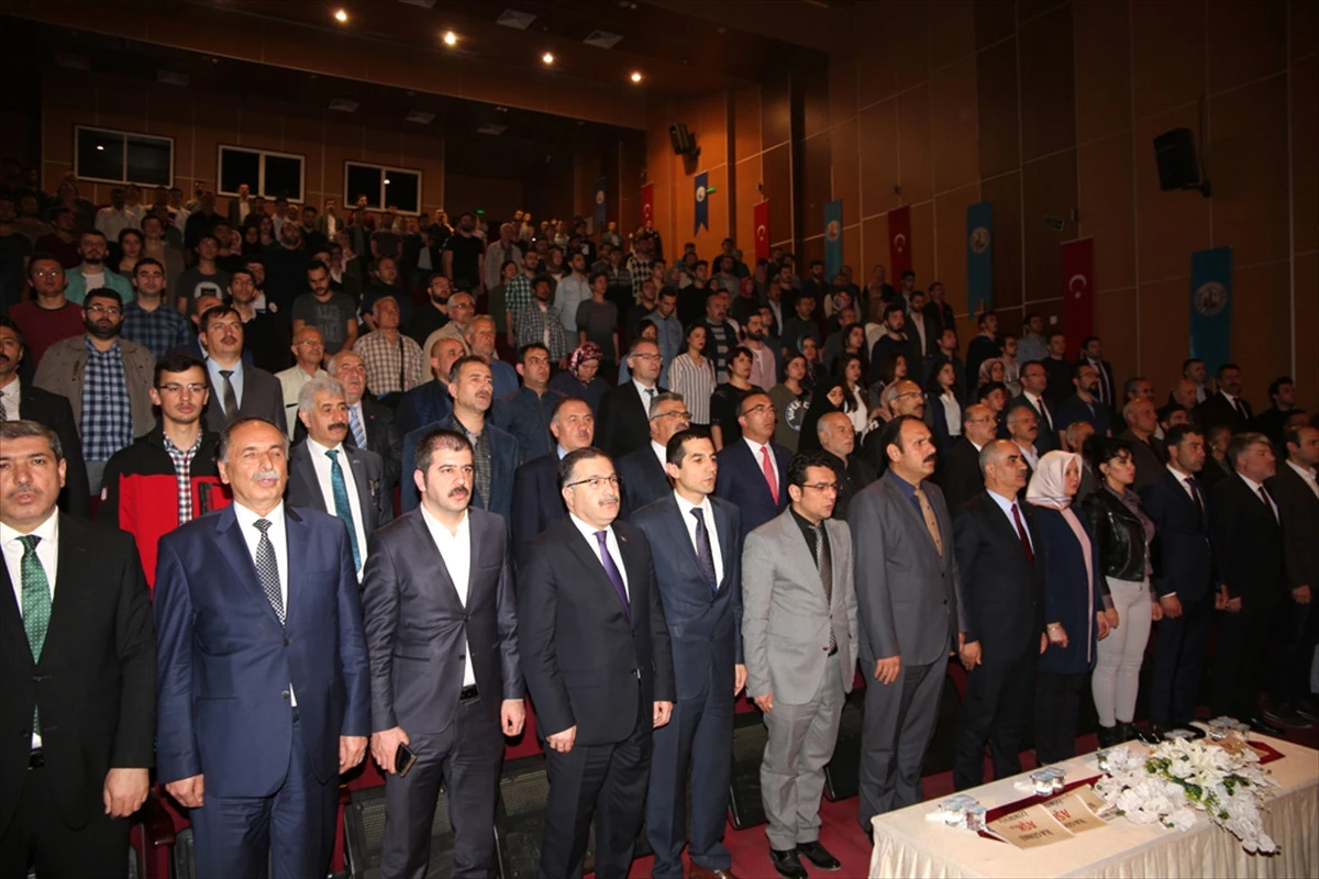 Sivas\'ta "Umudun Adı Türkiye" Konferansı