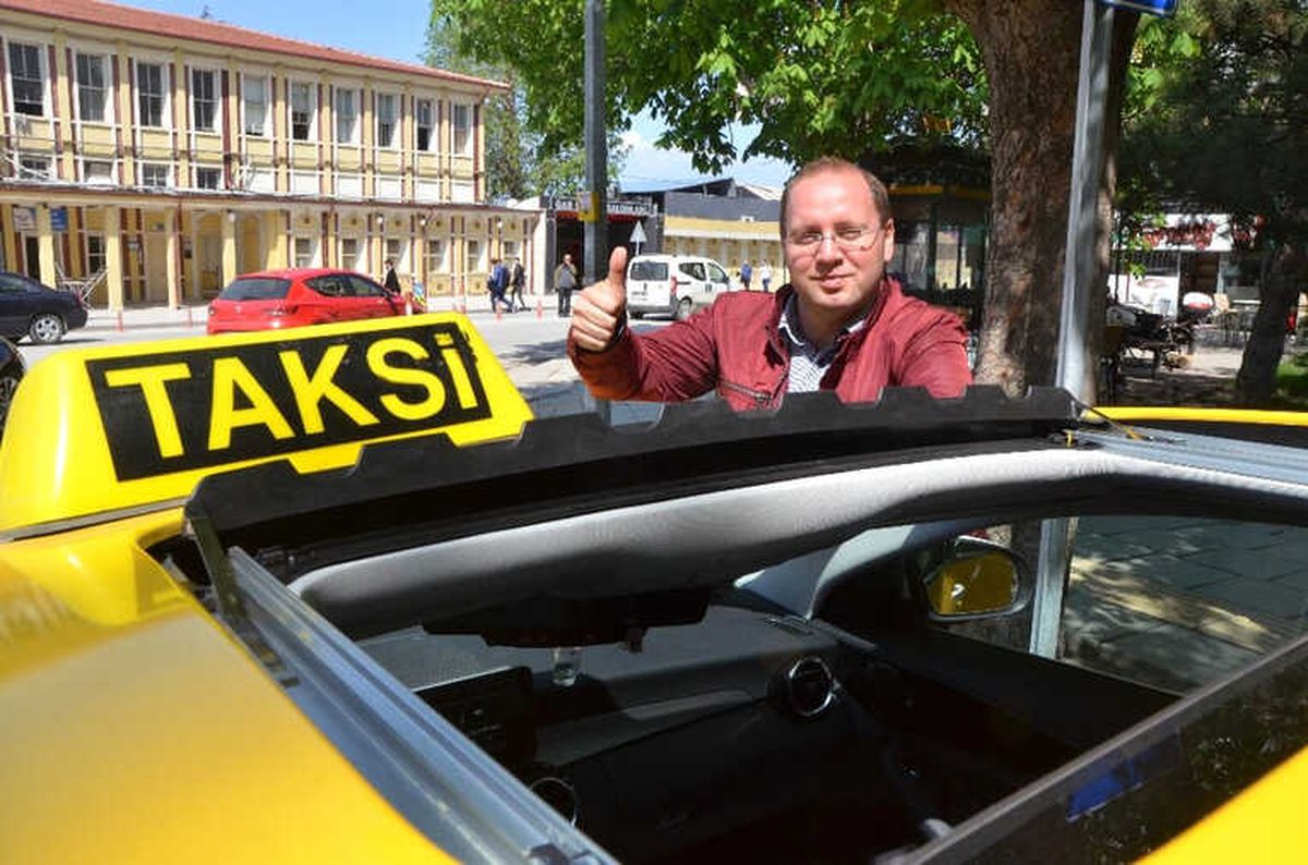 Son Model Lüks Otomobili Taksi Yaptı