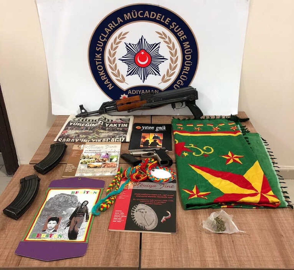 Uyuşturucu Operasyonunda Terör Örgütünün Dokümanları Ele Geçirildi