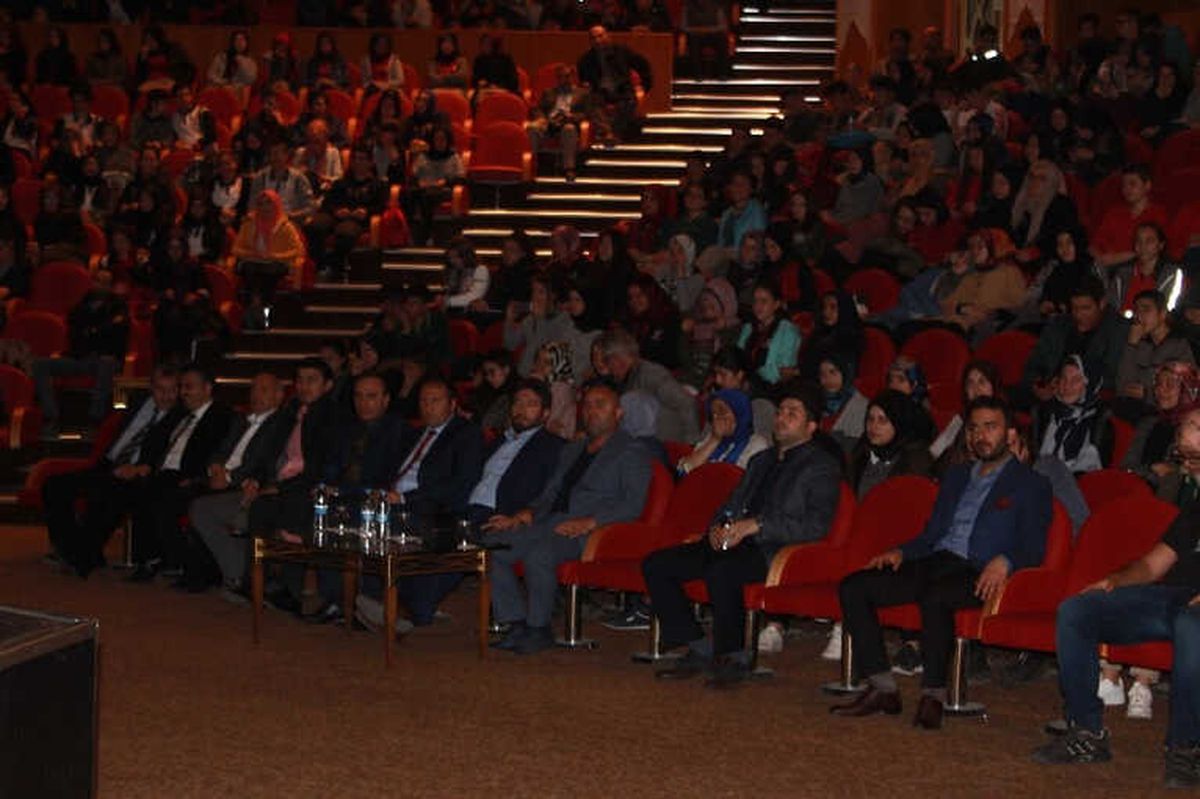 Yatkın, Öğrencilerle Bir Araya Geldi