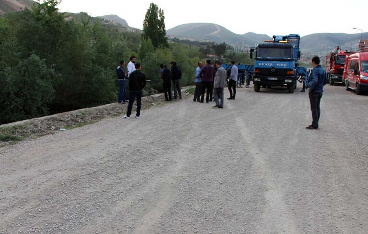 Yolda Zikzak Yaparken Yeşilırmak\'a Uçtular