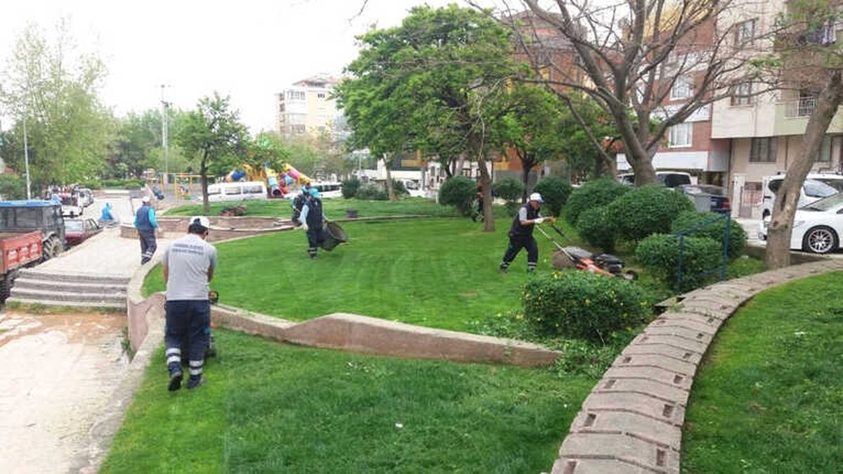 Yunusemre\'den Cemal Ergün Caddesi\'nde Çalışma