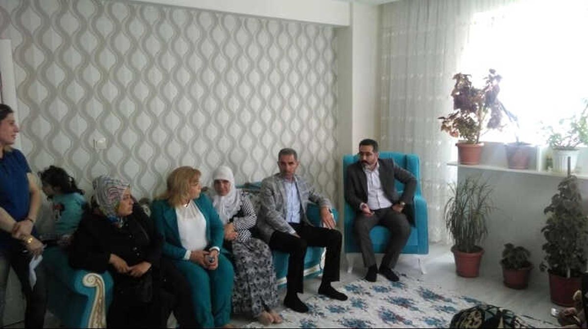 AK Parti Bağlar İlçe Başkanı Gezer\'den Ev Ziyaretleri