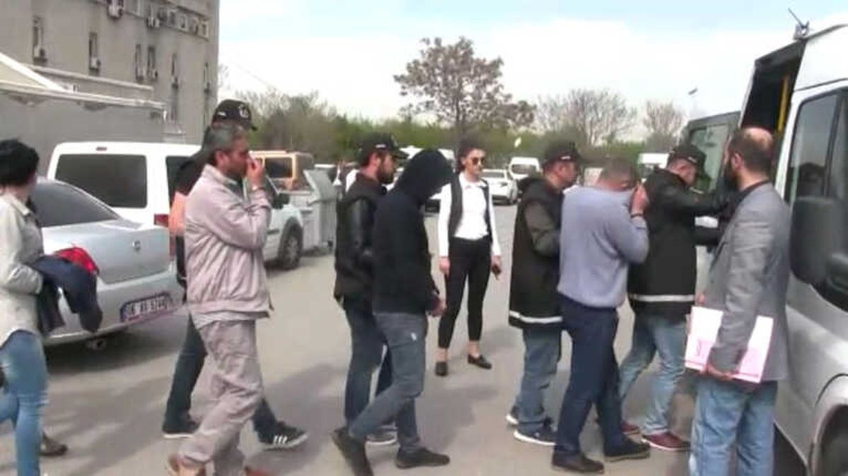 Ankara\'da Vatandaşın Yüzüne Tükürüp Soygun Yapan Penguen Çetesi Çökertildi