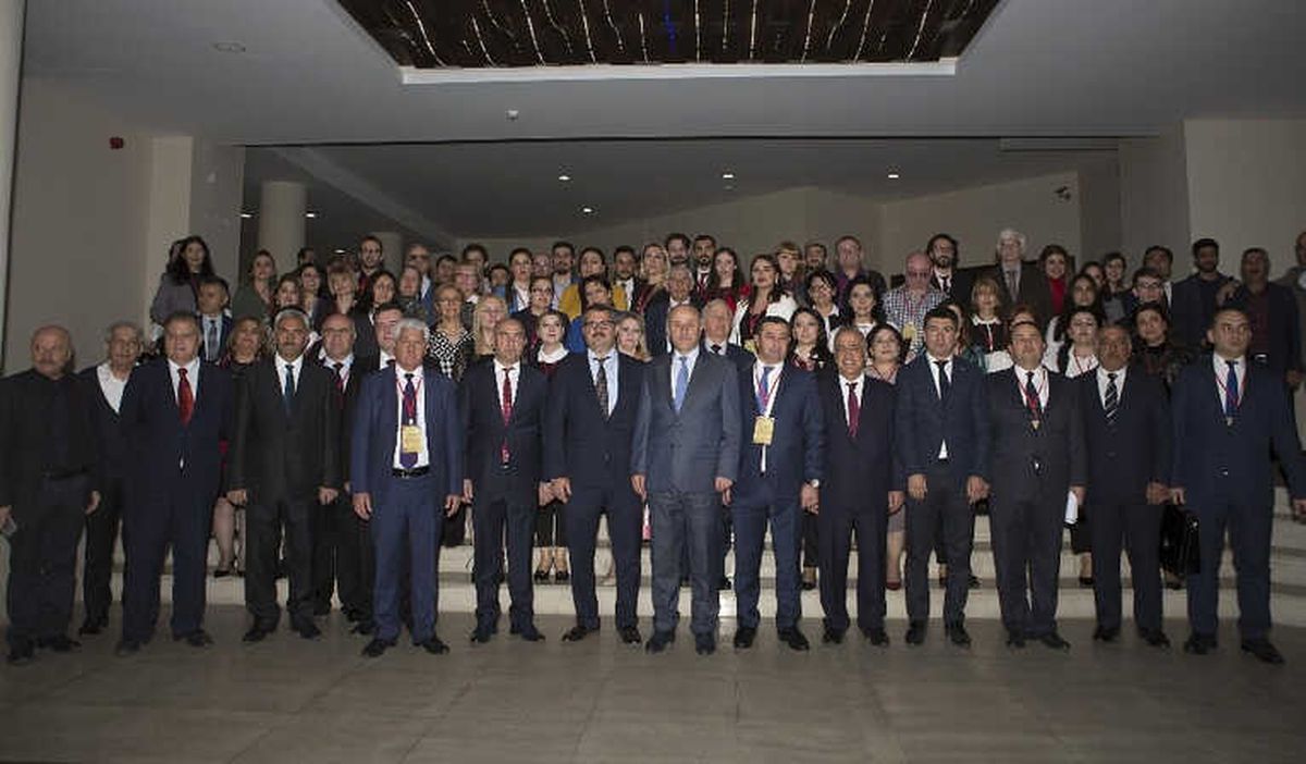 Azerbaycan\'ın Ulusal Lideri Haydar Aliyev Atatürk Üniversitesinde Anıldı
