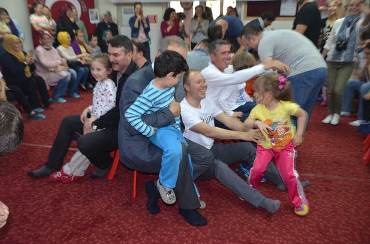 Babalar Yarıştı, Çocuklar Eğlendi, Anneler Alkışladı