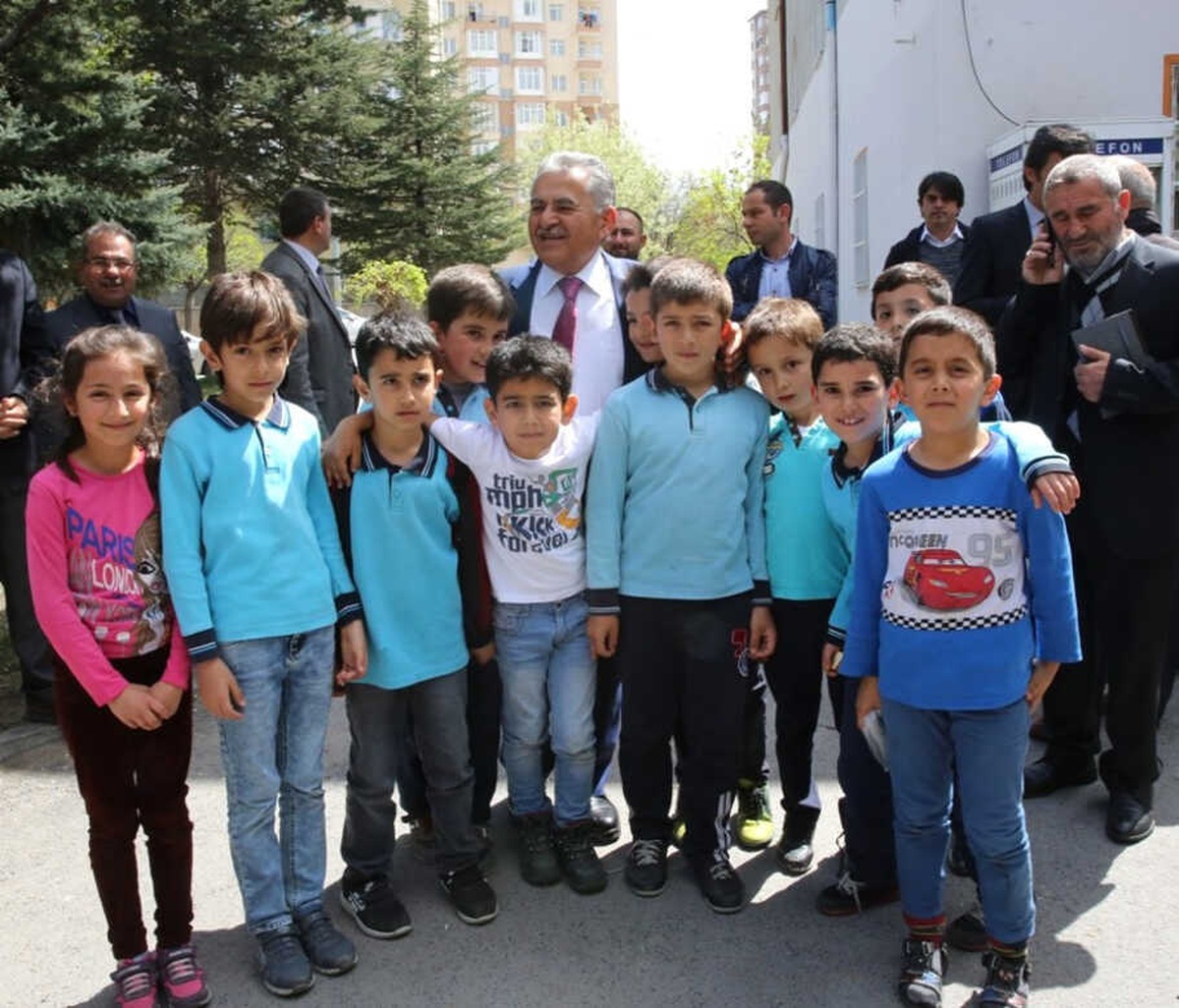 Başkan Büyükkılıç Ekibi ile Altınoluk Mahallesinde