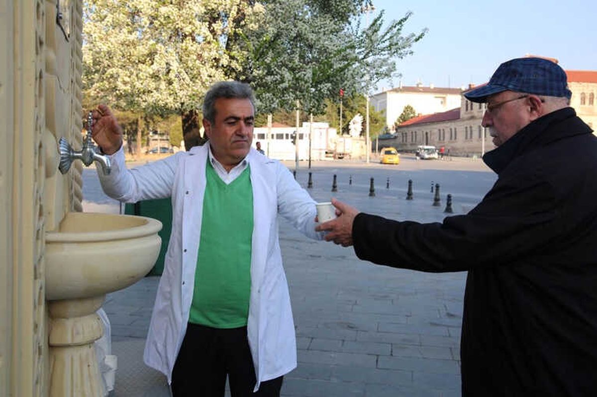 Belediyeden Vatandaşlara Çorba İkramı