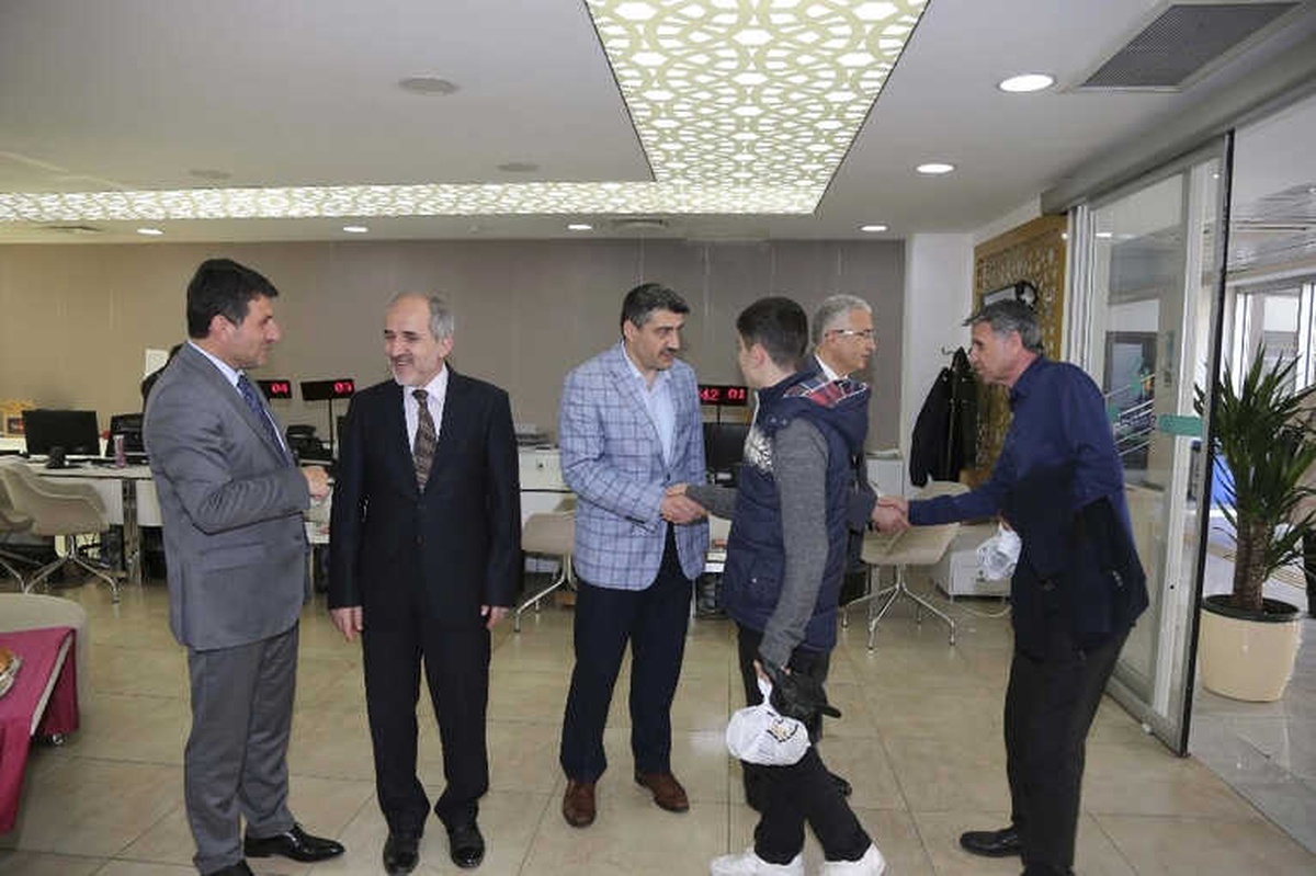 Beykoz Belediye Çalışanları Miraç Gecesi İçin Kandilleşti