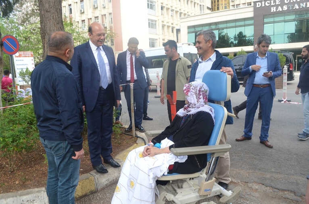 Budak\'tan Hastalara Geçmiş Olsun Ziyareti