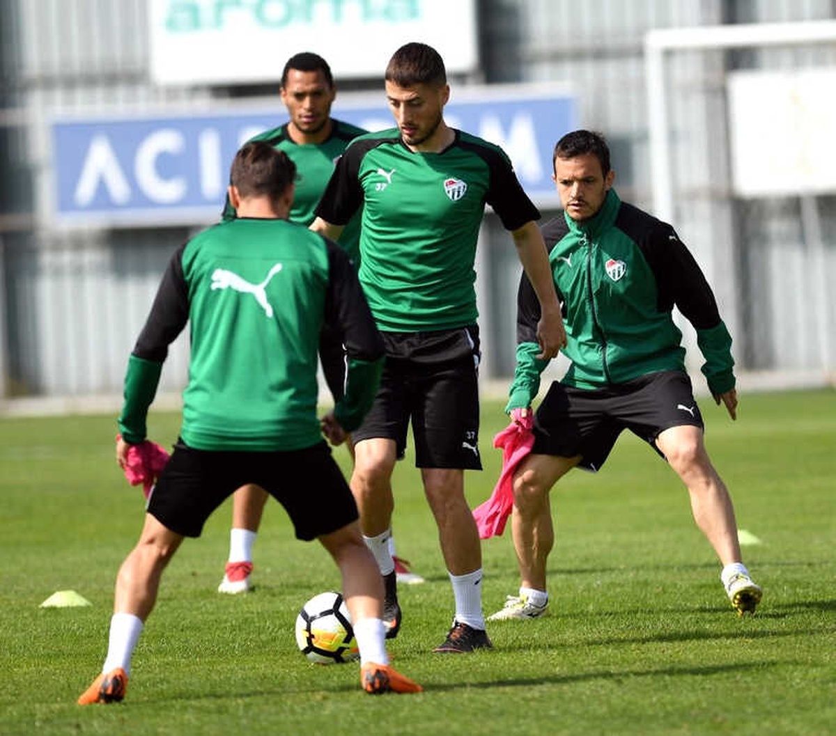 Bursaspor\'da Göztepe Hazırlıkları Sürüyor