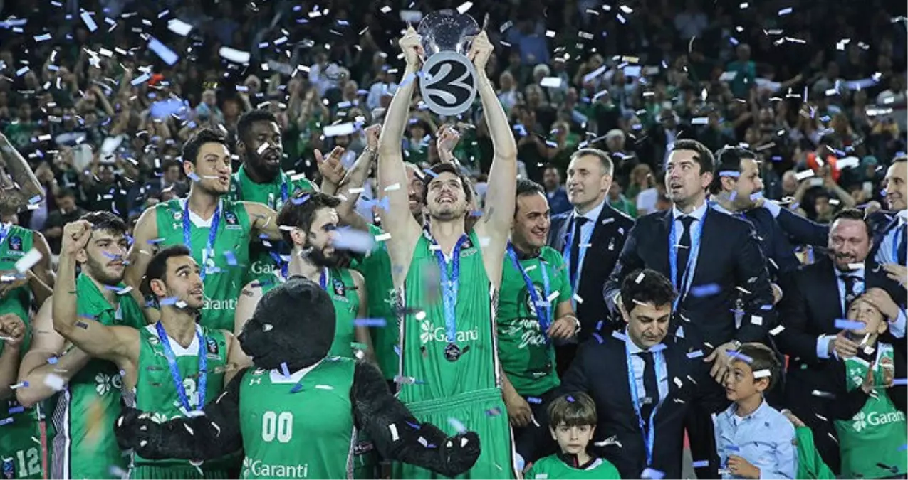 Türk Sporunun Tarihi Gecesi! Darüşşafaka Avrupa Şampiyonu Oldu