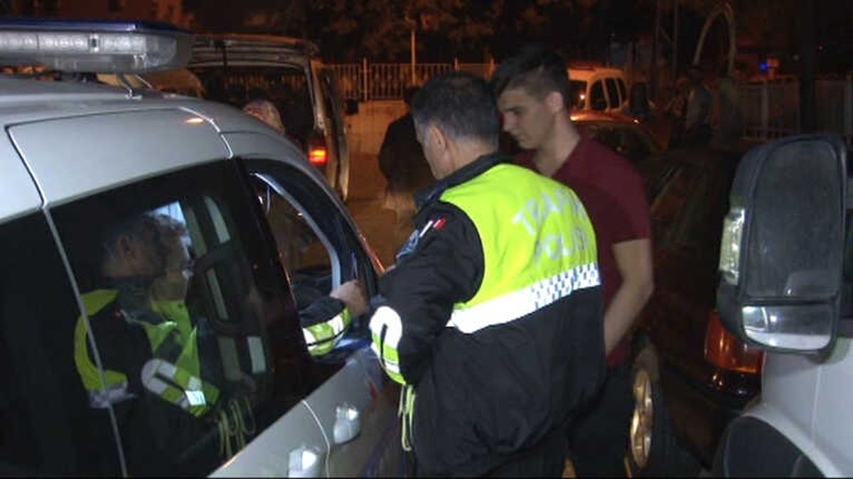 Ehliyetsiz Genç Sürücü Polise Yakalanınca "Babama Bir Şey Olacak Mı?" Diye Sordu