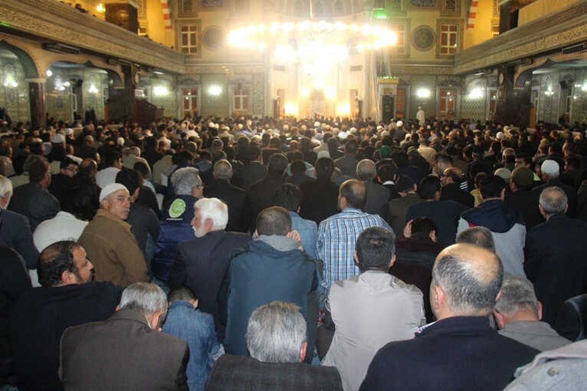 Elazığ\'da Miraç Kandili\'nde Camiler Doldu Taştı