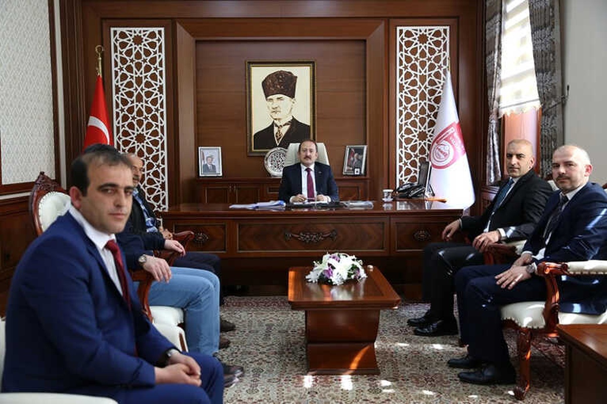 Esnaf Kredi Kefalet Yönetim Kurulu Üyeleri Vali Ali Hamza Pehlivan\'ı Ziyaret Etti