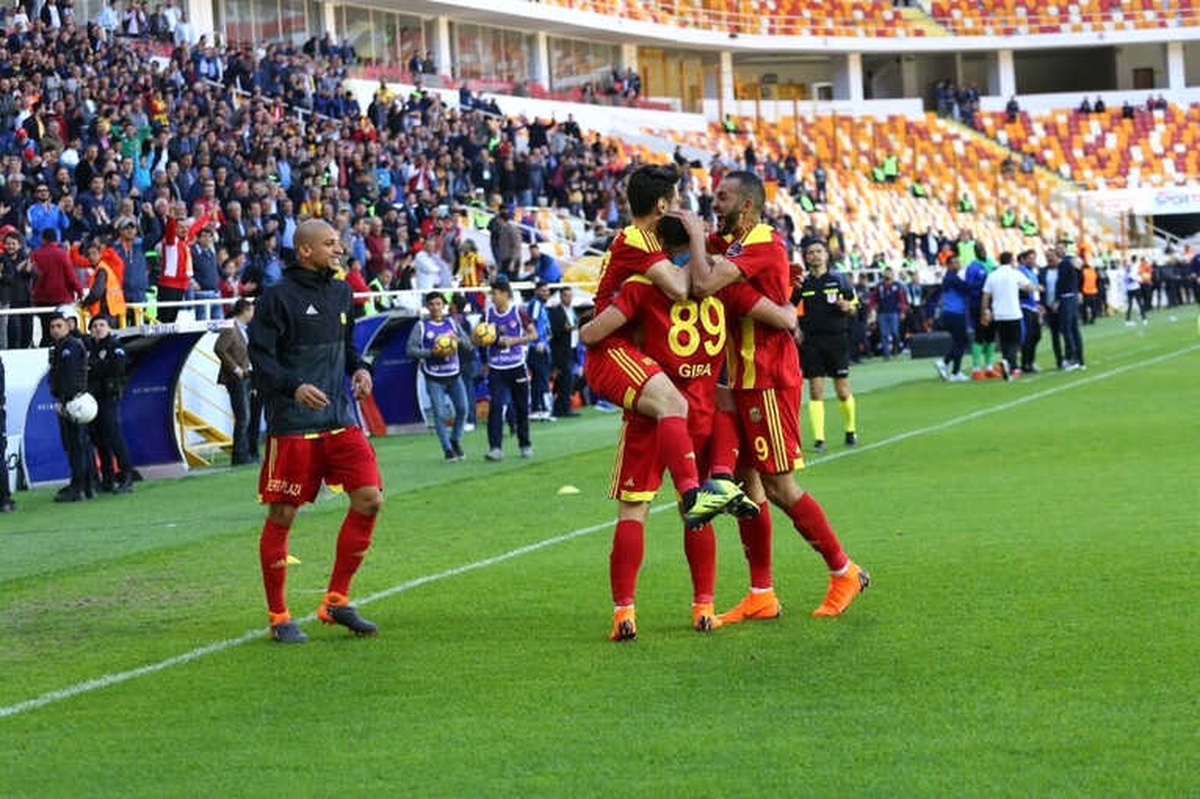 Evkur Yeni Malatyasporlu 7 Taraftara 1 Yıl Men Cezası Verildi