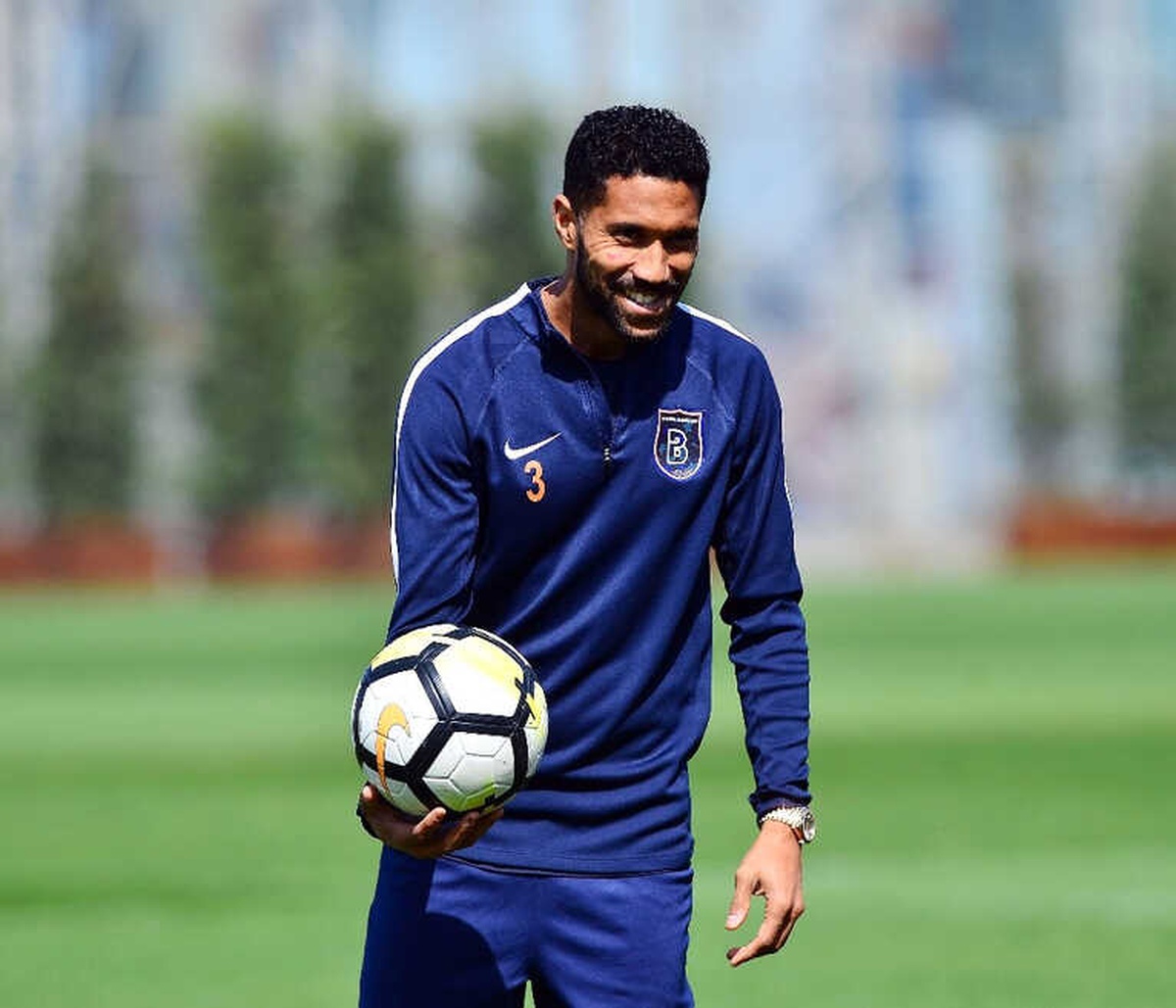 Gael Clichy: "Kendi Oyunumuzu Oynarsak Galatasaray Maçından İstediğimizi Alırız"